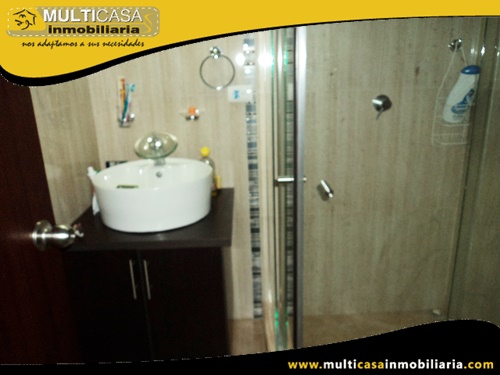 Terreno Comercial con Casa de dos departamentos en Venta a Crédito Sector Totoracocha Cuenca-Ecuador