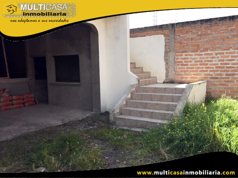 Casa de Tres departamentos y un local Comercial en Venta a Crédito (Por terminar Primera Planta) Sector Rio Amarillo- Cuenca-Ecuador