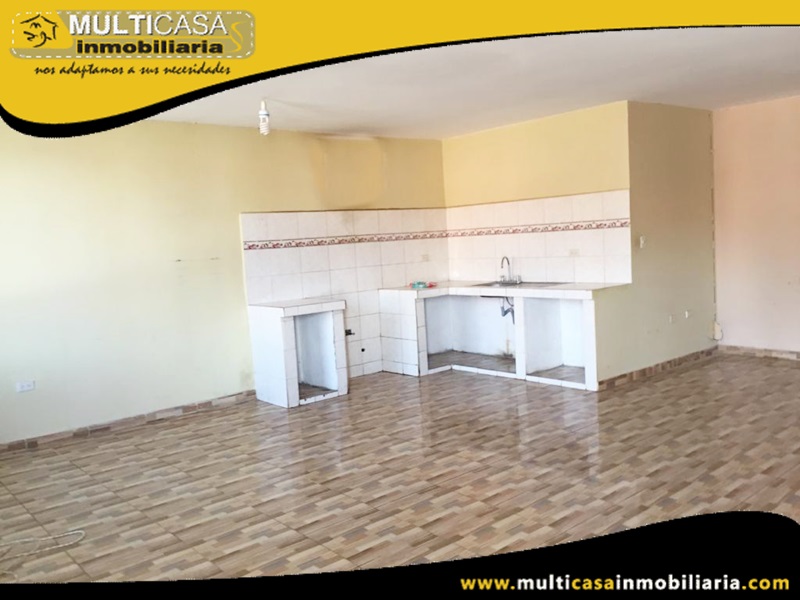 Casa de Tres departamentos y un local Comercial en Venta a Crédito (Por terminar Primera Planta) Sector Rio Amarillo- Cuenca-Ecuador