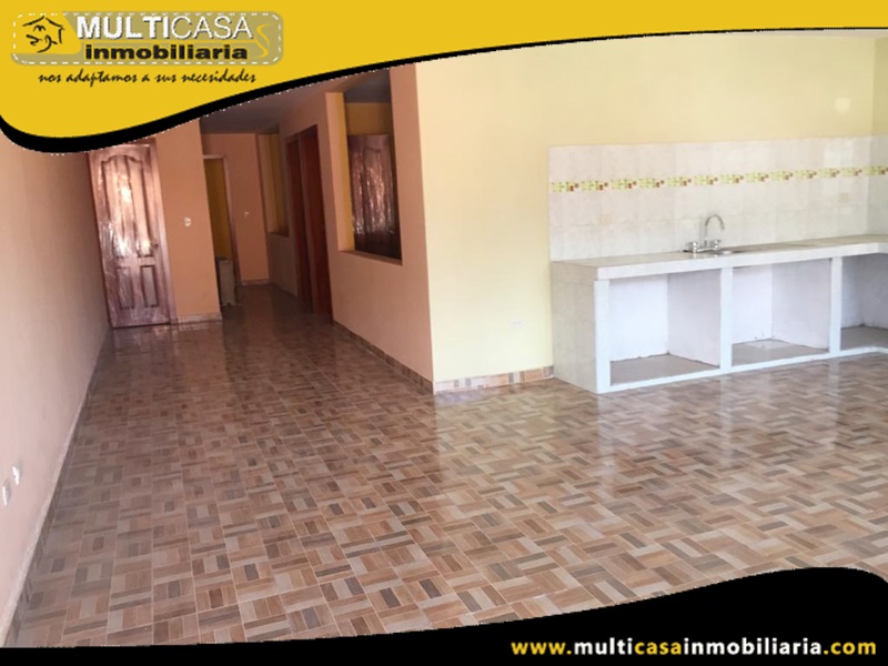 Casa de Tres departamentos y un local Comercial en Venta a Crédito (Por terminar Primera Planta) Sector Rio Amarillo- Cuenca-Ecuador