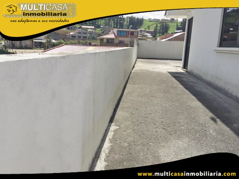 Casa de Tres departamentos y un local Comercial en Venta a Crédito (Por terminar Primera Planta) Sector Rio Amarillo- Cuenca-Ecuador