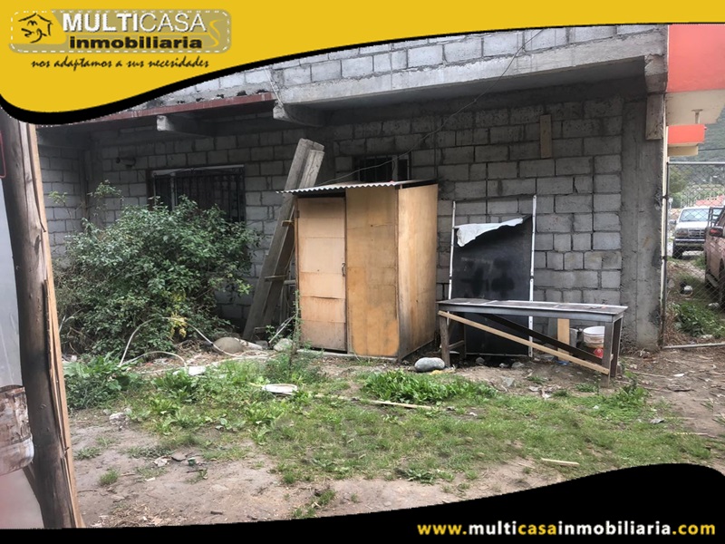 Casa de Dos locales Comerciales y Un departamento en Venta a Crédito Sector Pirincay Paute-Ecuador