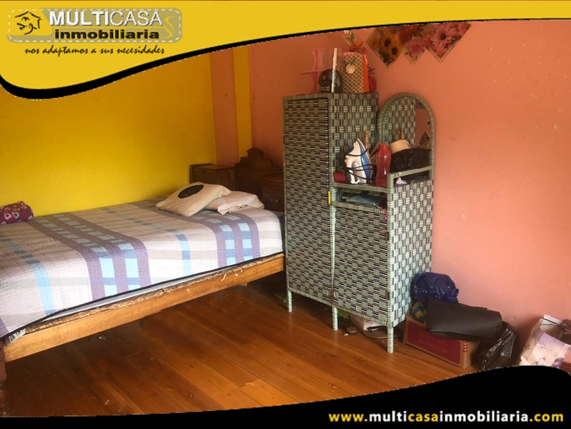 Casa de Dos locales Comerciales y Un departamento en Venta a Crédito Sector Pirincay Paute-Ecuador