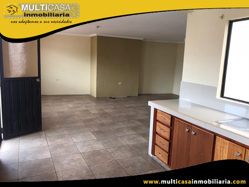 Casa de Cuatro departamentos en Venta a Crédito Sector Huayna-Capac Cuenca-Ecuador