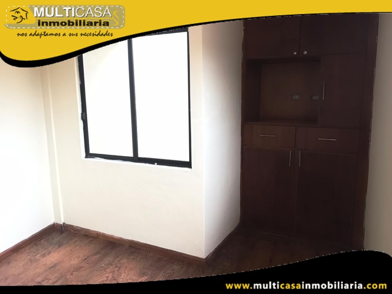 Casa de Cuatro departamentos en Venta a Crédito Sector Huayna-Capac Cuenca-Ecuador