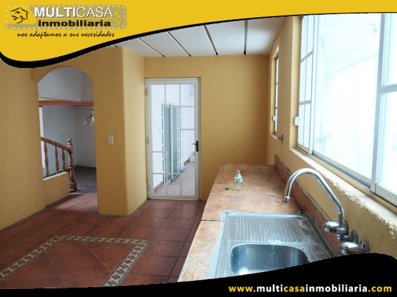Arriendo Casa con Local Comercial Sector Misicata Cuenca-Ecuador