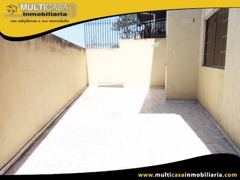 Casa con Local Comercial y Un departamento en Venta a Crédito Sector Quinta Chica Baja Cuenca Ecuador
