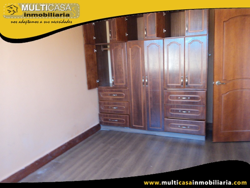 Casa con Local Comercial y Un departamento en Venta a Crédito Sector Quinta Chica Baja Cuenca Ecuador