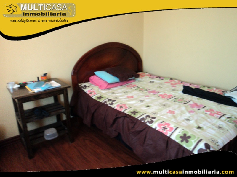 Casa con Local Comercial y Un departamento en Venta a Crédito Sector Quinta Chica Baja Cuenca Ecuador