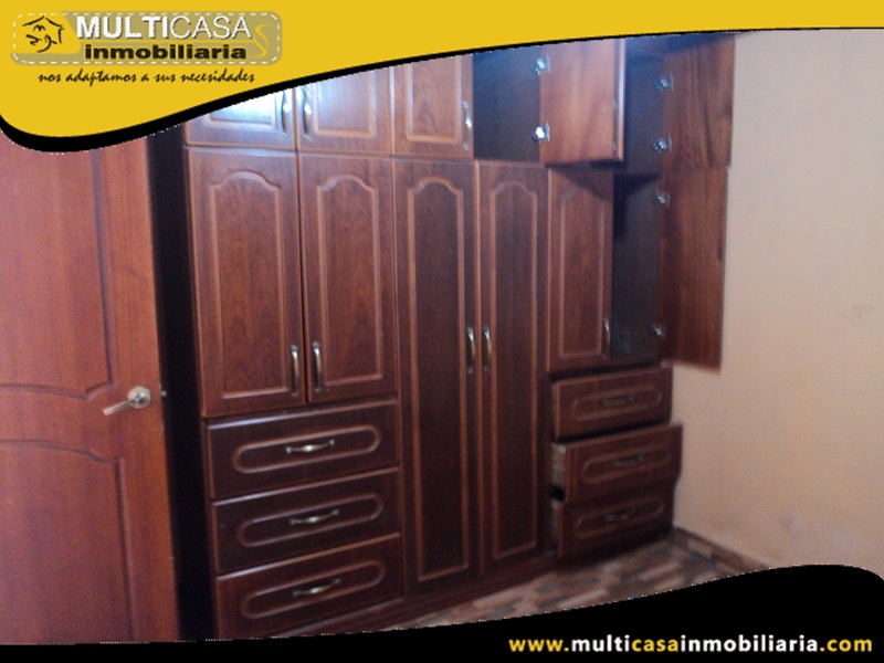 Casa con Local Comercial y Un departamento en Venta a Crédito Sector Quinta Chica Baja Cuenca Ecuador