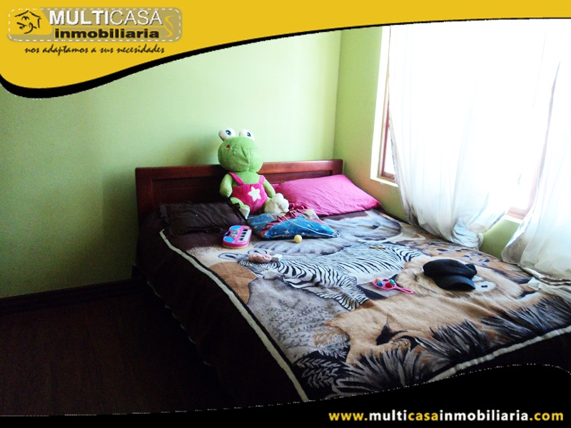 Casa con Local Comercial y Un departamento en Venta a Crédito Sector Quinta Chica Baja Cuenca Ecuador