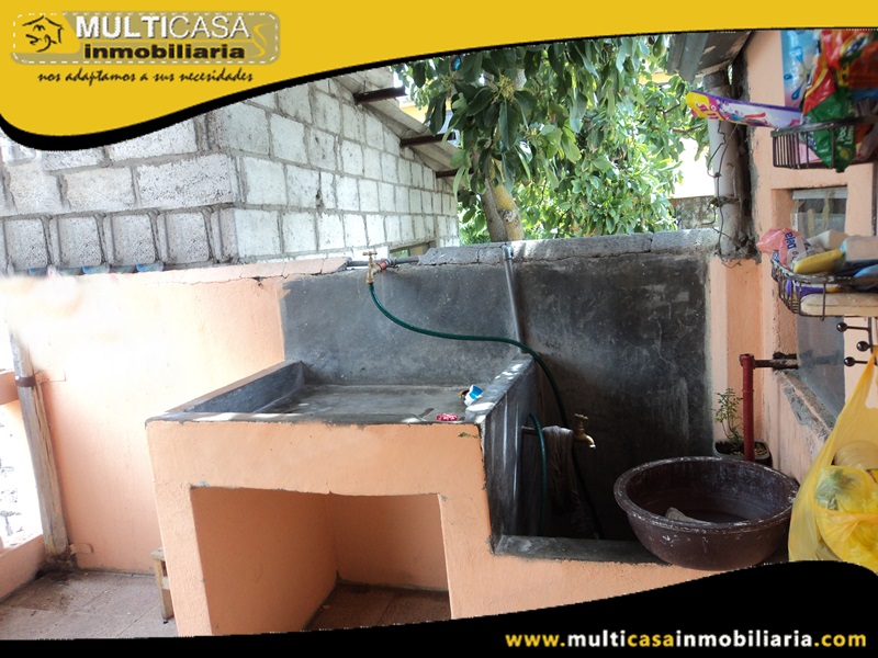 Casa en Venta  Sector Av. Loja Sin Garaje y Con Entrada Peatonal Cuenca-Ecuador