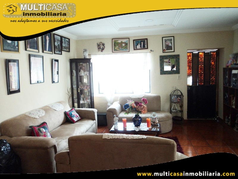 Casa en Venta  Sector Av. Loja Sin Garaje y Con Entrada Peatonal Cuenca-Ecuador