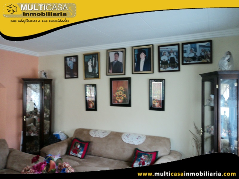 Casa en Venta  Sector Av. Loja Sin Garaje y Con Entrada Peatonal Cuenca-Ecuador