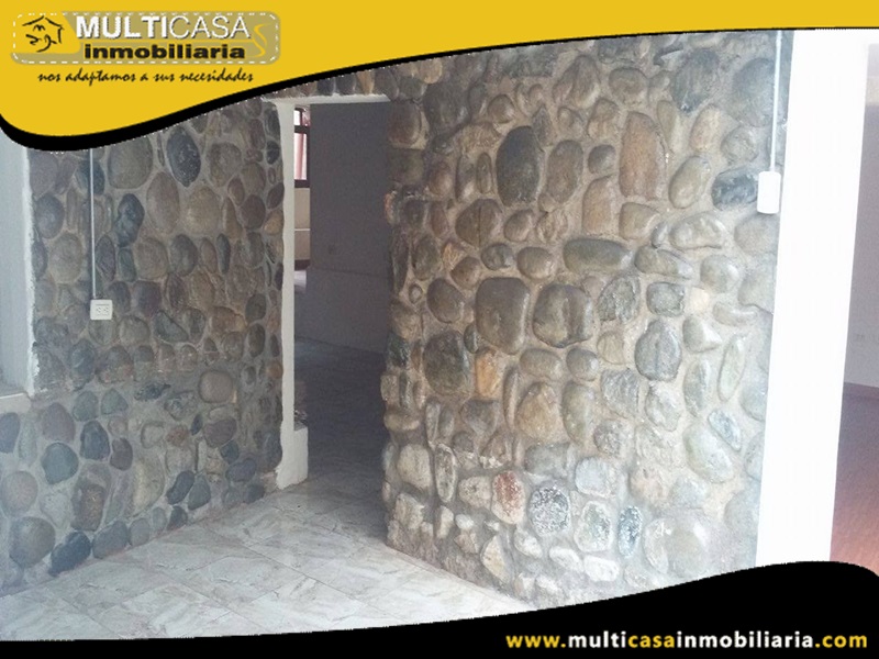 Casa de 12 Habitaciones y 10 Baños Produce $1.300 mensuales Sector Bellavista Cuenca- Ecuador