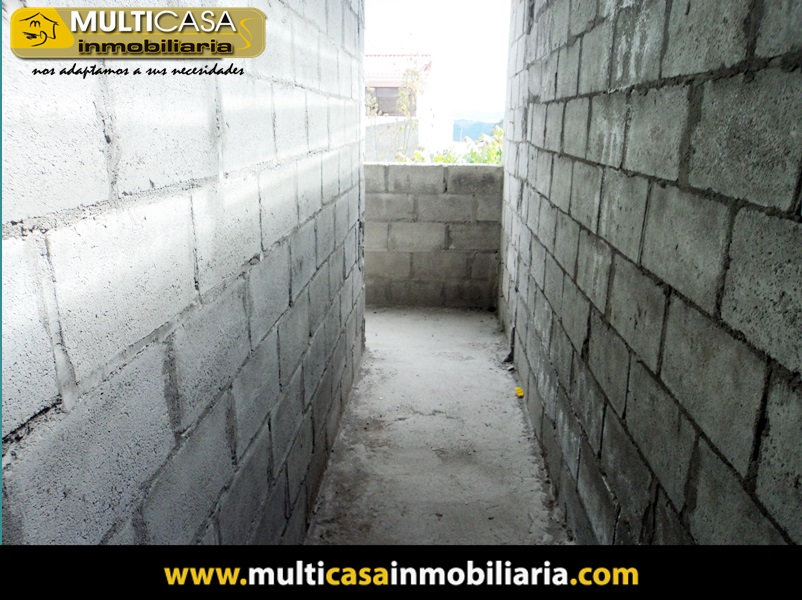 Casa por terminar en Venta a Crédito Sector Sinincay Cuenca-Ecuador