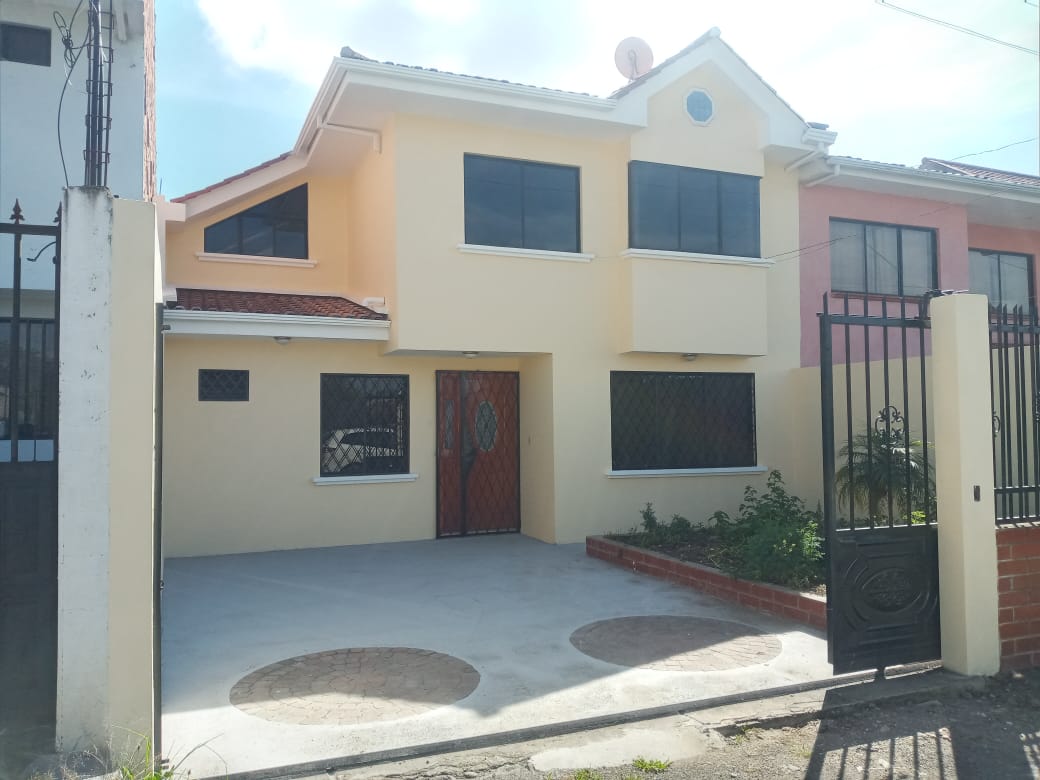 Vendo de Oportunidad Hermosa Casa en Ricaurte