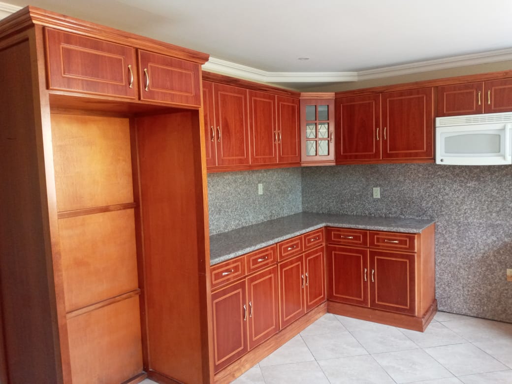 Vendo de Oportunidad Hermosa Casa en Ricaurte