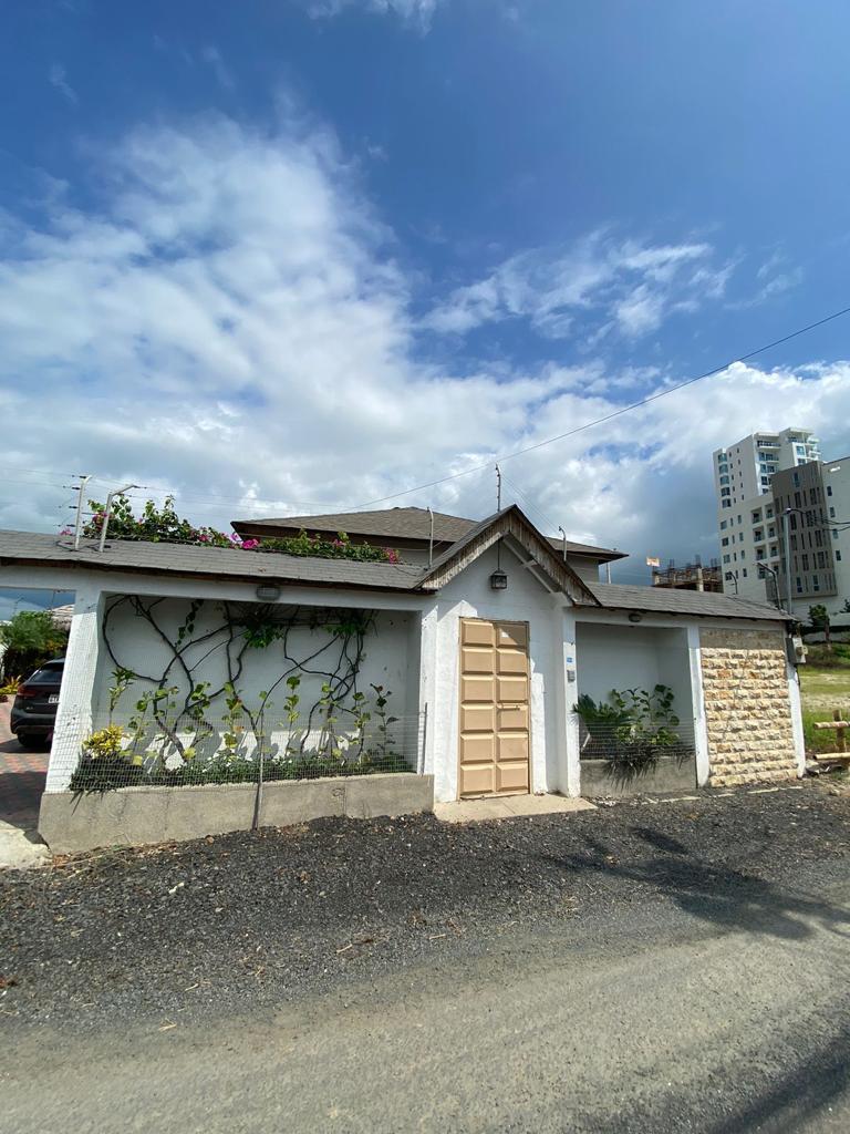 Vendo de Oportunidad Casa en Punta Blanca Santa Elenax