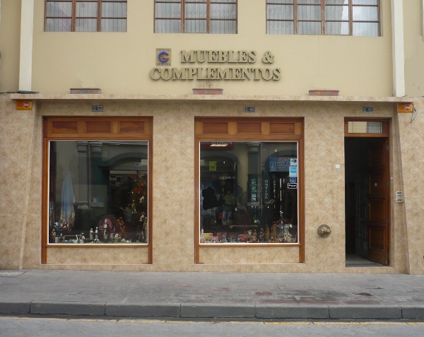 Muebles Y Complementos