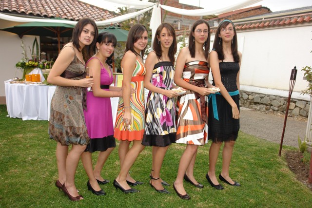 Carolina Velez, Lorena Muñoz, Pamela Velez, Nathaly Durán, Eliza Durán, Irene Durán