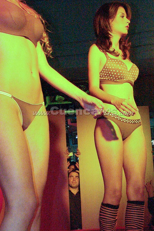 Desfile de lencería colombiana Leonisa 2008