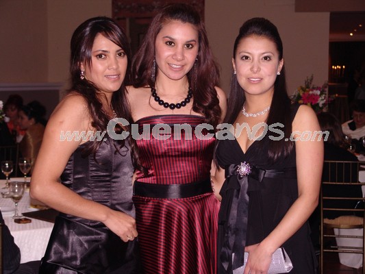 Verónica Echeverría, Jhoanna Bueno, María Angeles Brito