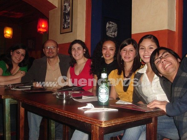 Farreando en Bar Tal Cual