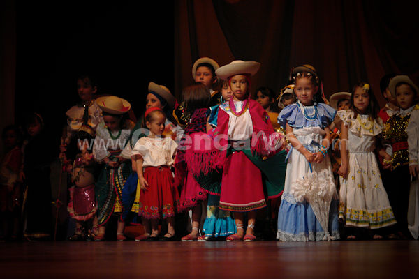 Elección Traje Típico con las Candidatas a Miss Ecuador 2009