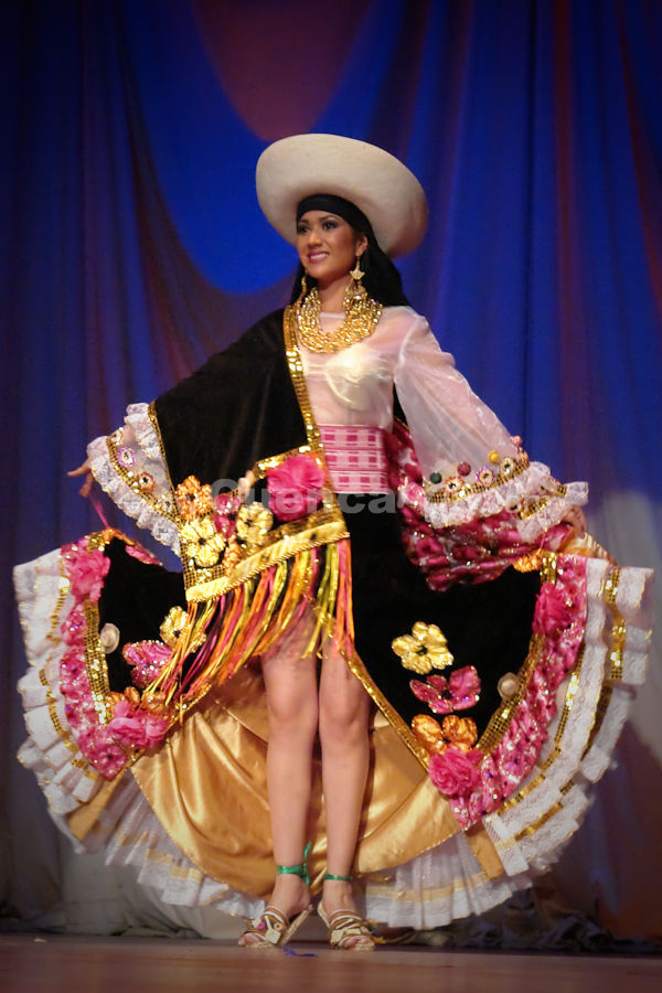 Elección Traje Típico con las Candidatas a Miss Ecuador 2009