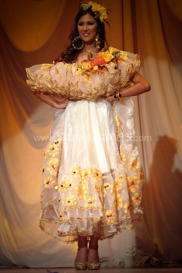 Elección Traje Típico con las Candidatas a Miss Ecuador 2009