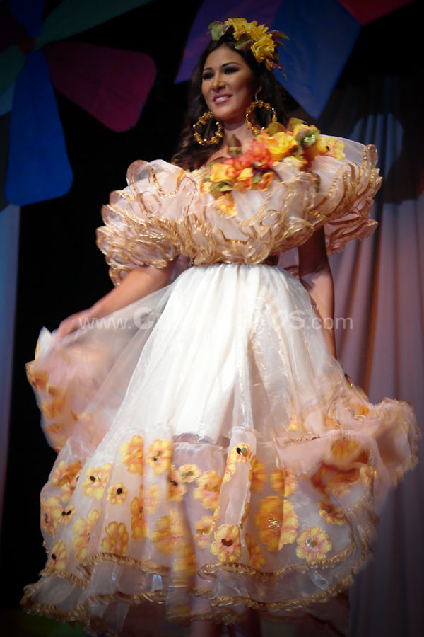 Elección Traje Típico con las Candidatas a Miss Ecuador 2009