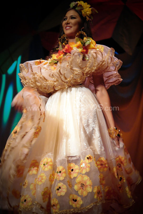 Elección Traje Típico con las Candidatas a Miss Ecuador 2009