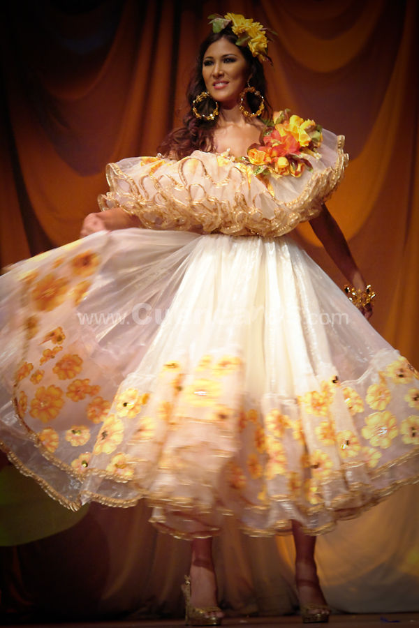 Elección Traje Típico con las Candidatas a Miss Ecuador 2009