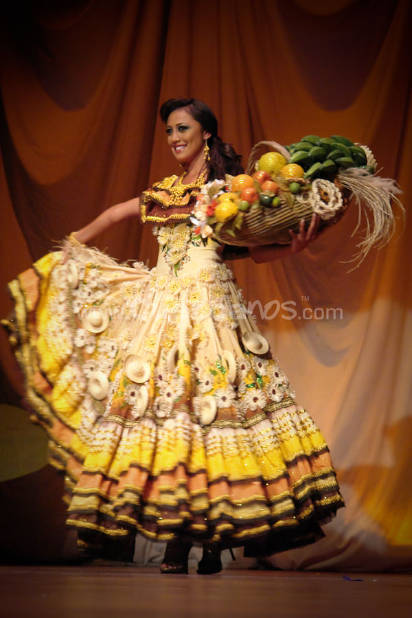 Elección Traje Típico con las Candidatas a Miss Ecuador 2009