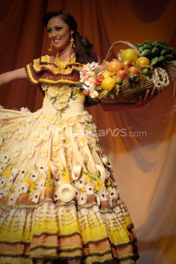 Elección Traje Típico con las Candidatas a Miss Ecuador 2009