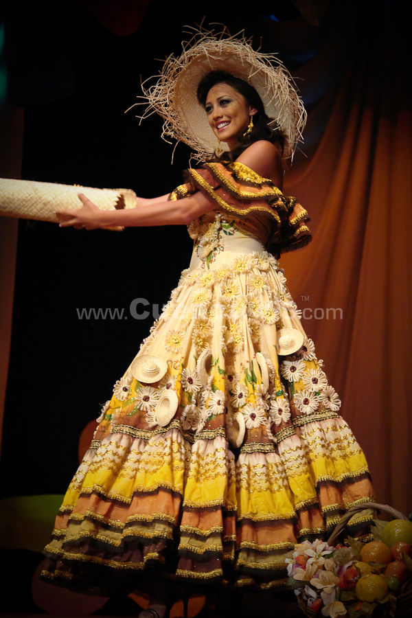 Elección Traje Típico con las Candidatas a Miss Ecuador 2009