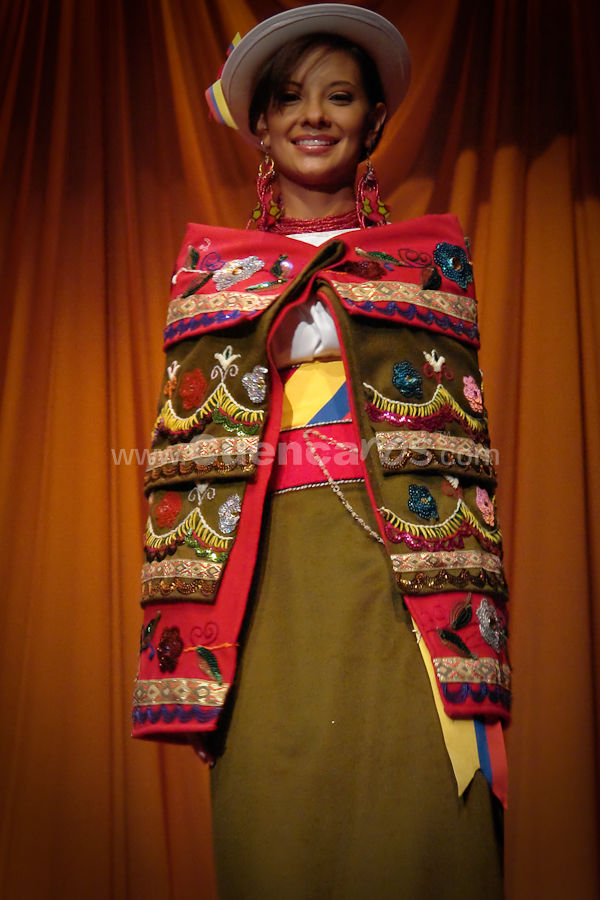Elección Traje Típico con las Candidatas a Miss Ecuador 2009