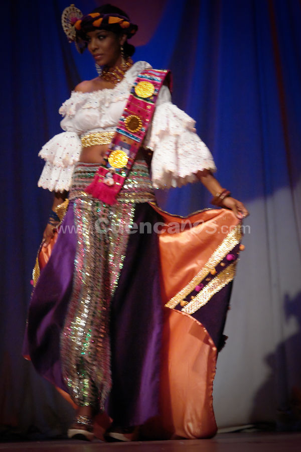 Elección Traje Típico con las Candidatas a Miss Ecuador 2009