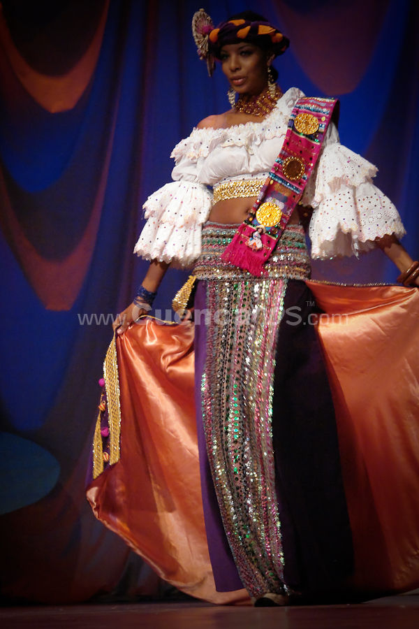 Elección Traje Típico con las Candidatas a Miss Ecuador 2009