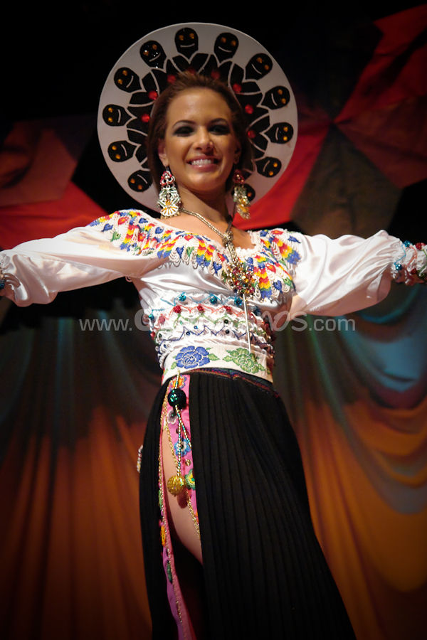 Elección Traje Típico con las Candidatas a Miss Ecuador 2009