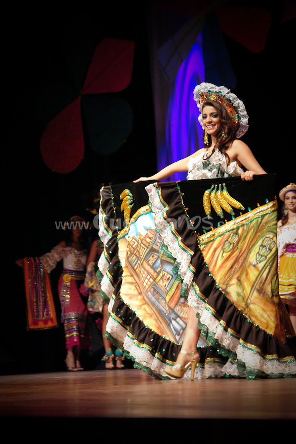 Elección Traje Típico con las Candidatas a Miss Ecuador 2009