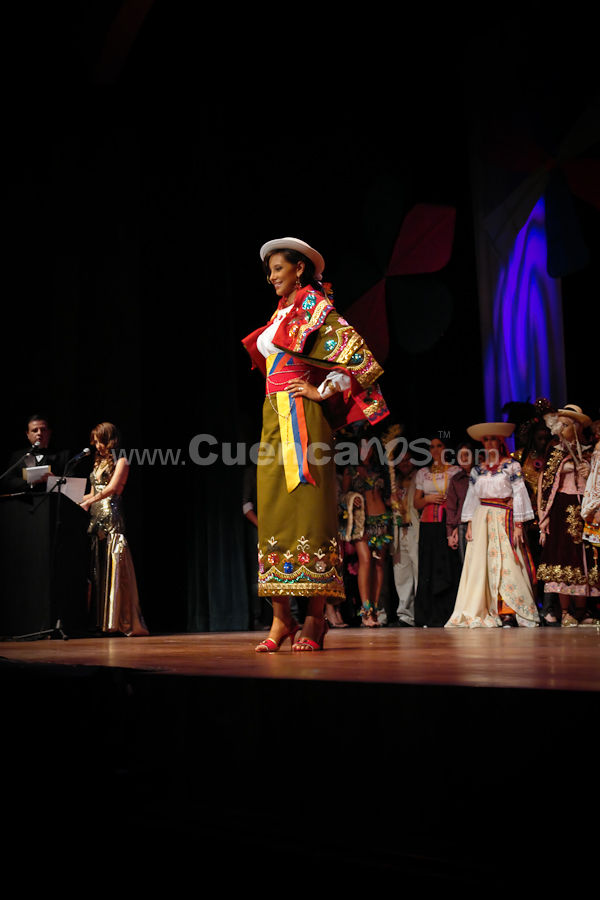 Elección Traje Típico con las Candidatas a Miss Ecuador 2009