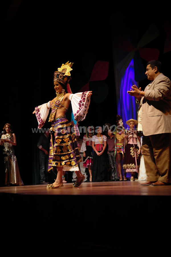 Elección Traje Típico con las Candidatas a Miss Ecuador 2009