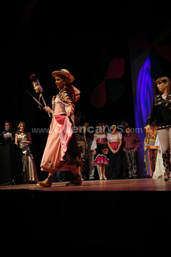 Elección Traje Típico con las Candidatas a Miss Ecuador 2009