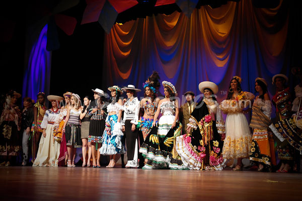 Elección Traje Típico con las Candidatas a Miss Ecuador 2009
