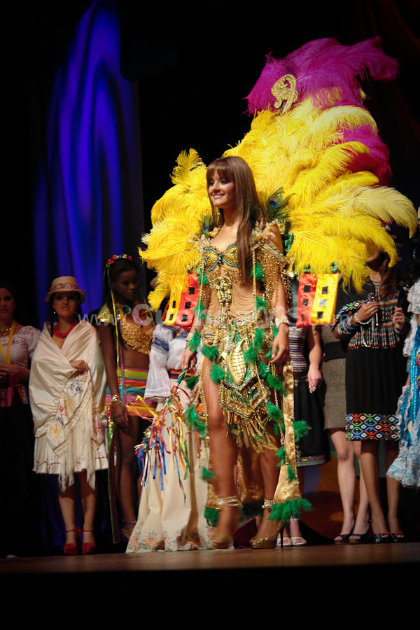 Elección Traje Típico con las Candidatas a Miss Ecuador 2009