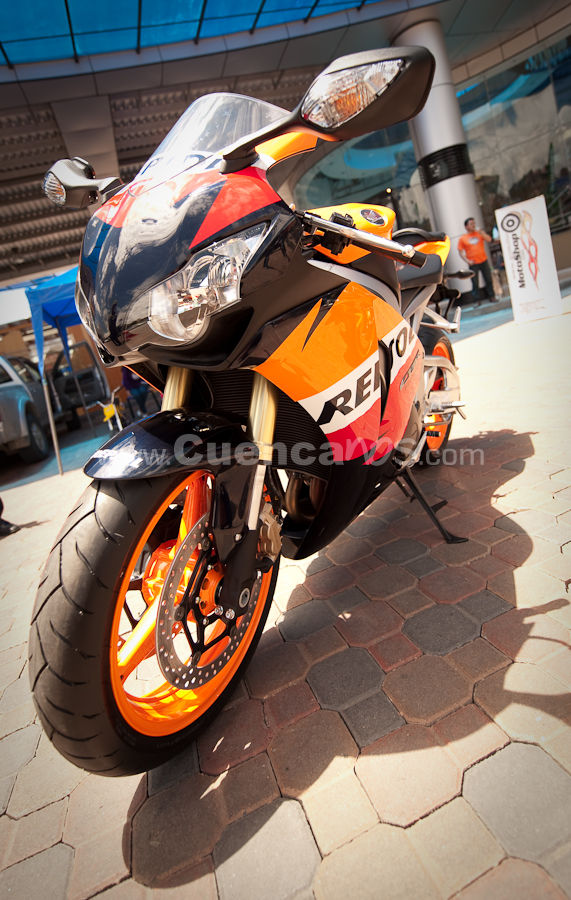 Motos y Modelos en Plaza Bocatti