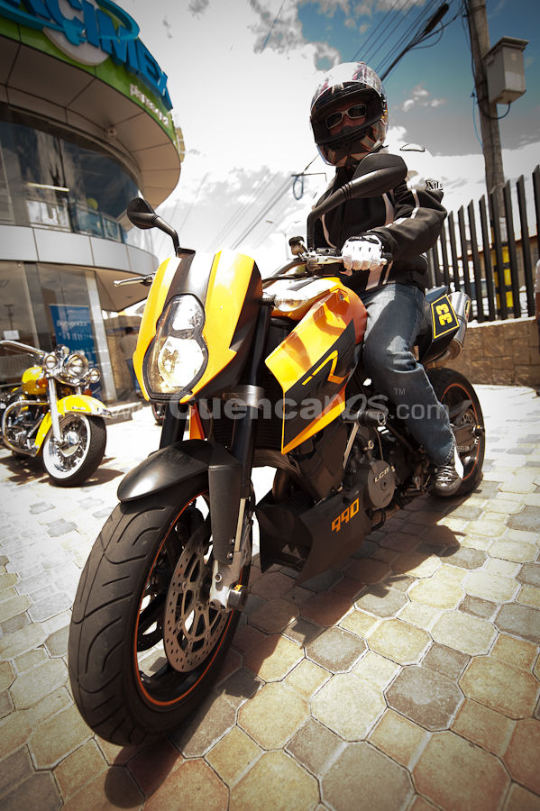 Motos y Modelos en Plaza Bocatti