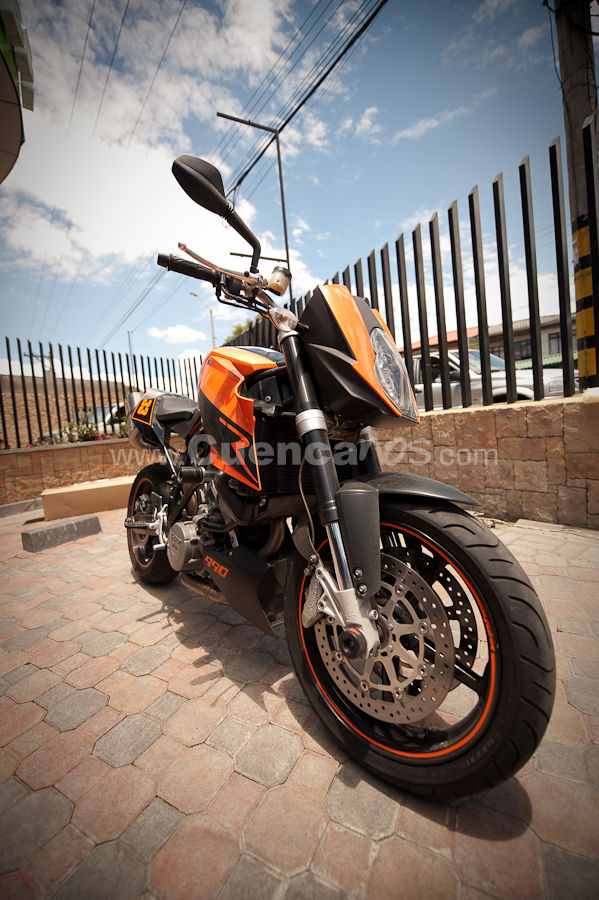 Motos y Modelos en Plaza Bocatti